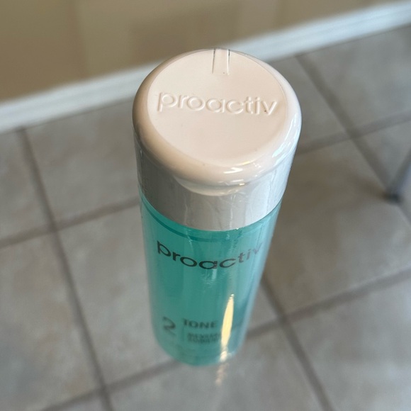Proactiv Step 2 Revitalizing Toner 90-Day Supply - Picture 2 of 3